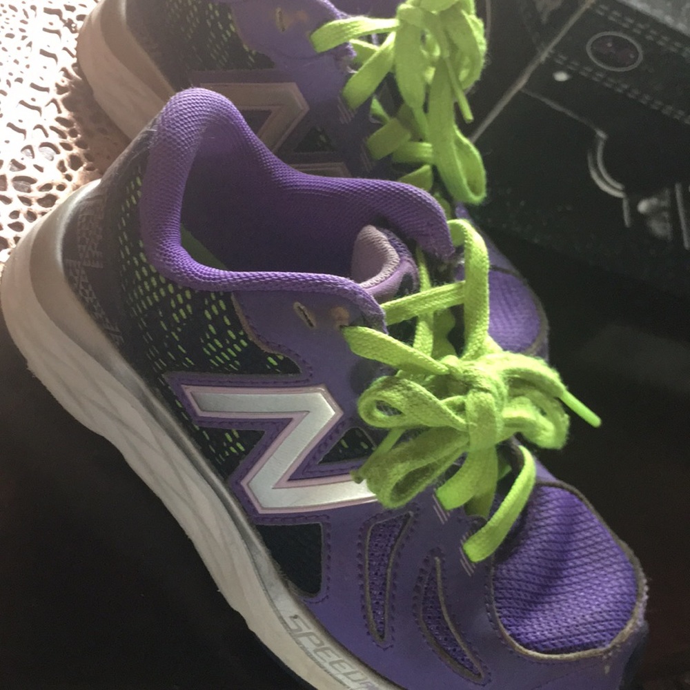 Girls sneakers